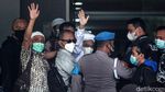 Acungan Jempol Habib Rizieq di Polda Metro Jaya