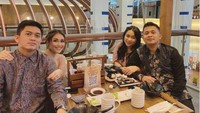 Kabar terbaru Ayu Ting Ting sedang menjalin hubungan dengan Adit Jayusman. Momen romantis mereka Ayu abadikan di Instagramnya. Saat itu mereka pulang dari kondangan dan pergi ke sebuah kafe. Foto: Instagram @ayutingting92