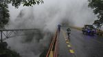 Penampakan Kepulan Asap dari Banjir Lahar Dingin di Lumajang