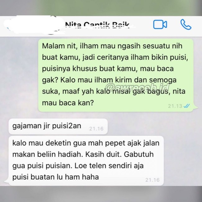 Hari gini puisi nggak penting guys, yang penting duit. Kasian deh si cowok yang udah susah payah bikin puisinya tapi tak pernah tersampaikan. Foto: Instagram/@awreceh.id