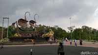 Pembangunan gerbang ini persis di dekat Sungai Progo yang berbatasan langsung dengan Kecamatan Ngluwar, Kabupaten Magelang, Jawa Tengah. Nantinya pengunjung yang berada di bangunan rest area tersebut bisa melihat Sungai Progo. (Eko Susanto/detikcom)