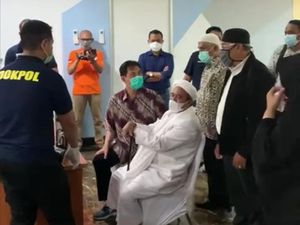 Habib Rizieq Jalani Swab Test Antigen di Polda Metro, Ini Hasilnya