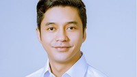 Masih dari perhitungan sementara, Adly Fairuz tampaknya masih jauh dari kemenangan. Ia hanya mampu mengumpulkan suara 11,8 persen bersama Yesi Karya Lianti. Mereka masih kalah jauh perolehan suaranya dengan Cellica Nurrachadi dan Aep (59,1 persen) dan Ahmad Zamakhsyari-Yusni (29,1 persen). Istimewa/Instagram/adlyfayruz.