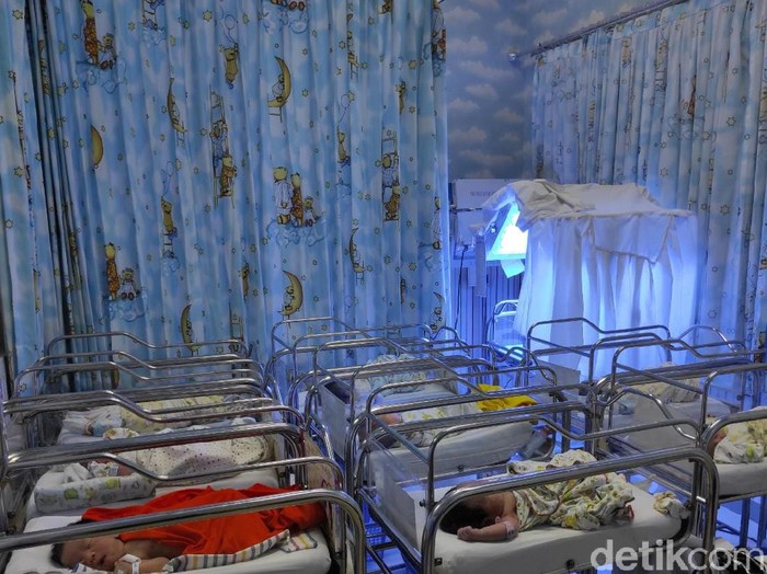 Ada 10 bayi yang lahir di Rumah Sakit Ibu dan Anak (RSIA) Kendangsari, Merr, Surabaya hari ini. Yakni tepat di tanggal cantik 12-12-2020