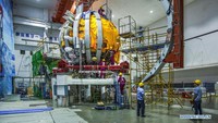 Reaktor matahari buatan China bisa menghasilkan panas dan tenaga yang sangat besar. Bahkan, para peneliti mengklaim energi yang dihasilkan bisa tanpa batas. Foto: Dok. Xinhua/Zhang Chaoqun