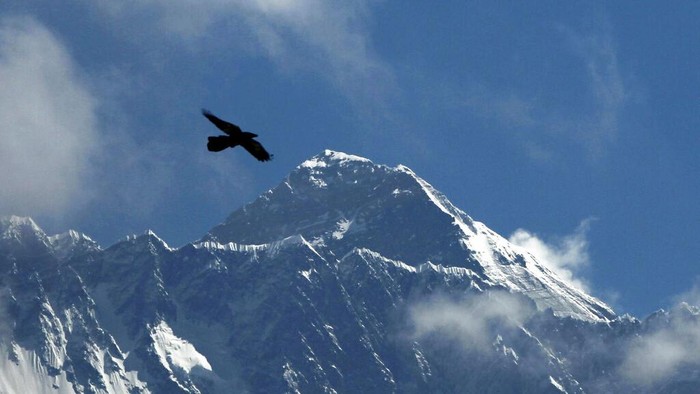 Nah Loh! Gunung Everest Tercatat Bertambah Tinggi Lho Gunung tertinggi di dunia, Gunung Everest, tercatat bertambah tinggi 86 centimeter dibanding sebelumnya.