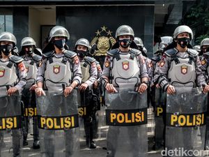 Mahasiswi Ngamuk Ditegur Lawan Arah di Jaktim Juga Coba Rebut Senpi Polisi