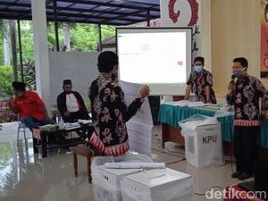 Sirekap Sulit Diakses, Rekapitulasi Suara di Banyuwangi Sampai Subuh