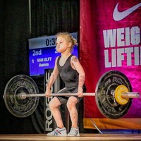 Jadi atlet angkat besi memang sudah jadi pilihan Rory sendiri. Dia mengaku suka berlatih agar jadi lebih kuat. Foto: Instagram/@roryvanulft