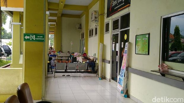 Ruang isolasi pasien Corona di RSUD Kajen, Kabupaten Pekalongan, penuh, Sabtu (12/12/2020).