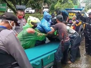 Cerita 6 Petani Selamat Setelah Terseret Air Bah Gunung Ijen