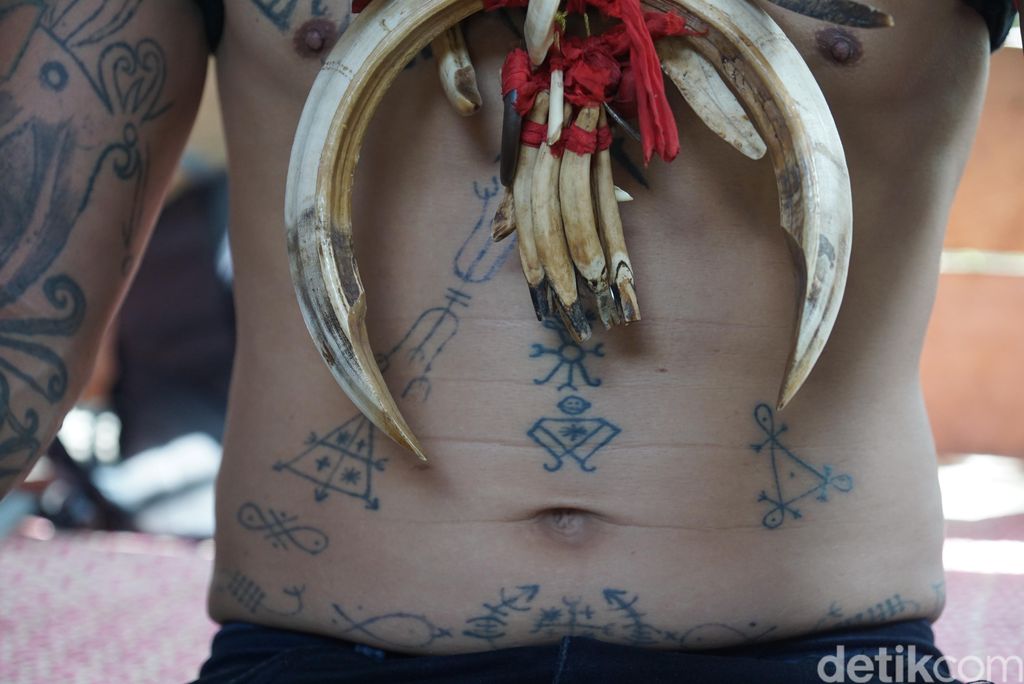 suku dayak salako di sajingan besar