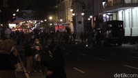 Koordinator Bidang Perencanaan, Data, Kajian dan Analisis Gugus Tugas COVID-19 Kota Bandung Ahyani Raksanagara mengatakan, dalam satu minggu tren penambahan kasus baru virus Corona masih belum menunjukkan adanya penurunan.