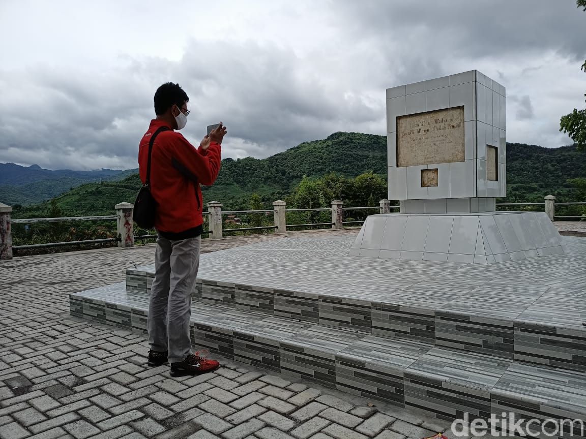 Bukit Soeharto Ada Di Mana Mana Ya Yang Ini Di Ponorogo Travel