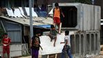 Di Cileungsi, Beton Saluran Air Jadi Arena Bermain Anak