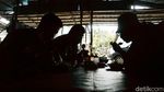 Kisah Eks TKW yang Kini Berjualan Bubur Pedas di Perbatasan Aruk