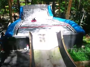 Celebrity on Vacation: Main Ski Ban dan Zip Coaster di Semarang