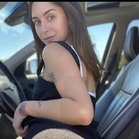 Saat ini Riley sudah mampu menghasilkan sekitar Rp 112 juta per minggu secara online. Pendapatannya itu jauh berbeda dengan pendapatan terdahulunya saat menjadi seorang guru. Foto: Instagram/@rileysummers.tv