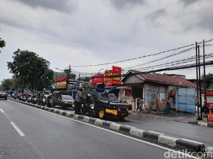 Lewati Petamburan III, Rombongan Polisi-TNI Patroli di Jakpus