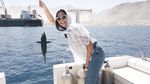 Sah Jadi Istri Dimas Djay, Intip Asyiknya Faradina Makan di Pinggir Pantai