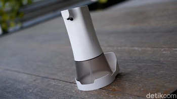 Ini Rena, dispenser sabun atau hand sanitizer. Harganya Rp 289.000 Foto: Adi Fida Rahman/detikINET