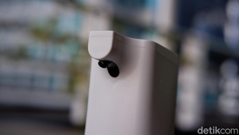 sensor gerak pintar yang dapat mendetekasi gerakan tangan dalam jangkauan 7cm dengan kecepatan 0.25 detik. Foto: Adi Fida Rahman/detikINET