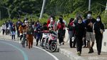 Tak Ada CFD, Jembatan Summarecon Jadi Tempat Olah Raga