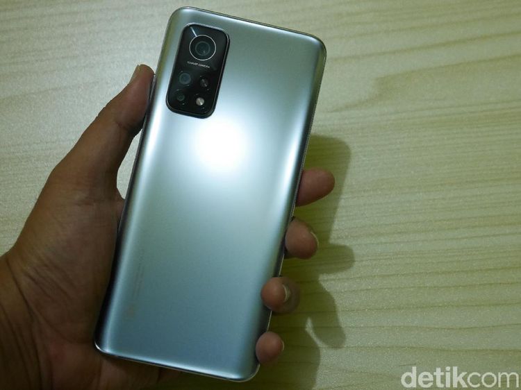 Unboxing Xiaomi Mi 10T Pro, Ponsel Gahar Rp 7 Juta