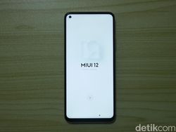 Unboxing Xiaomi Mi 10T Pro, Ponsel Gahar Rp 7 Juta