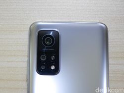 Unboxing Xiaomi Mi 10T Pro, Ponsel Gahar Rp 7 Juta