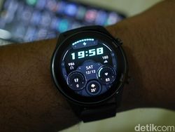 Unboxing Mi Watch, Smartwatch Rp 1,5 Juta