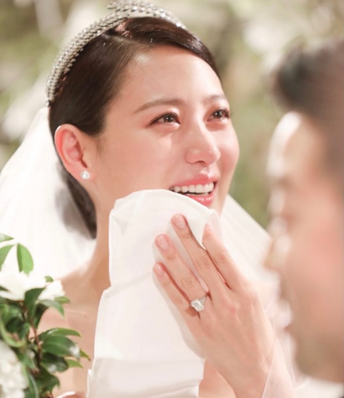 1 Tahun pernikahan Claudia Kim