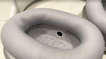 AirPods Max dilengkapi driver dinamis 40 mm untuk bass yang dalam, kaya, rentang menengah yang tepat, dan ekstensi frekuensi tinggi yang jernih untuk setiap nada yang menjangkau telinga pengguna dengan lebih baik dan lebih jelas. Foto: istimewa