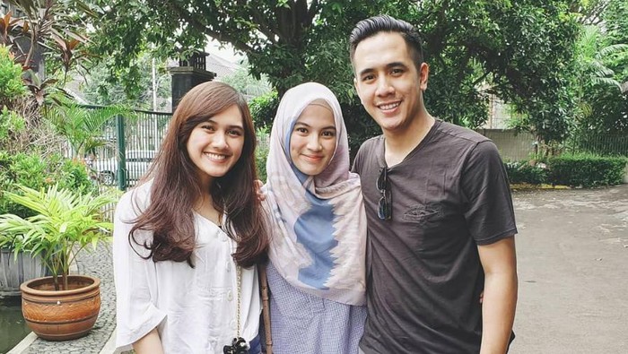 Alyssa Soebandono bersama dengan kakak laki-lakinya yang memilih pindah keyakinan, Ananda Soebandono (kanan)