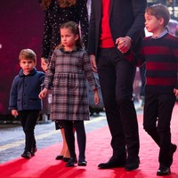 Namun, ada pula yang menyebut wajah Pangeran George tak kalah mirip dengan sang kakek. Aku rasa mereka berdua mirip, tulis netizen tersebut. (Foto: Getty Images/WPA Pool)