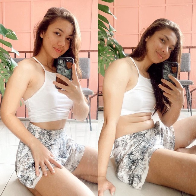 Angela Gilsha sempat terlihat beberapa kali dengan percaya diri memamerkan kekurangannya. Baru-baru ini dirinya mengunggah foto yang memperlihatkan perut berlipatnya. Foto: Instagram/@angelagilsha