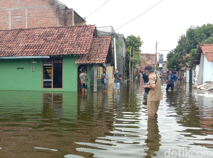 Banjir menggenangi Desa Jati Wetan, Kecamatan Jati, Kudus, Senin (14/12/2020).