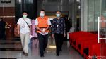 Eks Menteri KKP Edhy Prabowo Tertunduk Saat Tinggalkan Gedung KPK