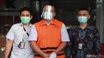 Eks Menteri KKP Edhy Prabowo Tertunduk Saat Tinggalkan Gedung KPK