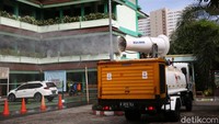 Penyemprotan dilakukan jelang dibukanya kembali pembelajaran tatap muka.