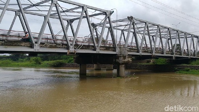 Jembatan Sipait di Jalur Pantura, Pekalongan