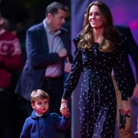 Sementara itu Louis tetap mendekatkan diri pada sang ibu, Kate Middleton, sambil menggandeng tangannya dengan erat. Foto: Getty Images