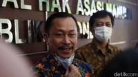 Ketua Komnas HAM Ahmad Taufan Damanik memberi keterangan pers di Gedung Komnas HAM, Jl Latuharhari Jakarta, Senin (14/12/2020).