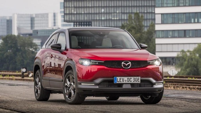 Mazda MX-30 dinobatkan sebagai mobil paling cantik di Jepang