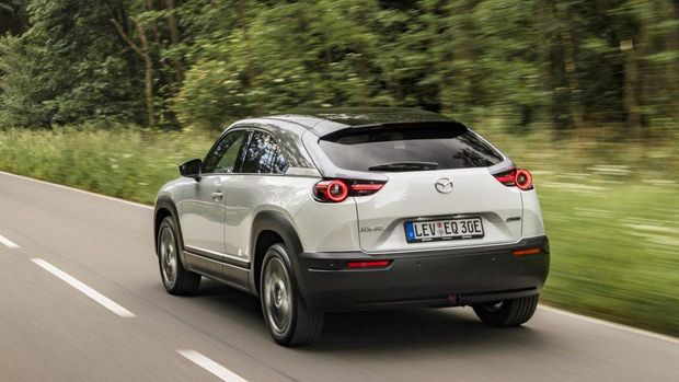 Mazda MX-30 dinobatkan sebagai mobil paling cantik di Jepang
