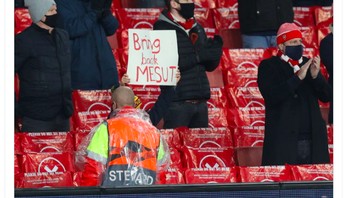 Bawa kembali Mesut, pinta fans Arsenal ini. Foto: Twitter