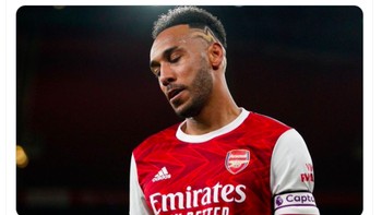 Fan Arsenal harus melihat sisi positif, setidaknya Aubameyang sudah membuat gol lagi walau bunuh diri. Foto: Twitter