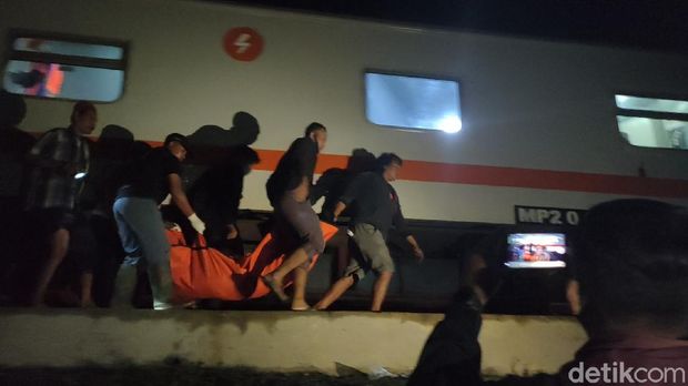 Mobil patroli tertabrak KA Brantas di Sragen