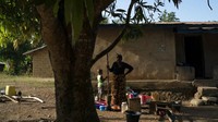 Diketahui, melakukan hubungan seksual dengan gadis di bawah umur adalah ilegal di Sierra Leone. Meski begitu, pernikahan dini di negara itu jarang dilaporkan menjadi kasus hukum karena dinilai telah disetujui oleh keluarga.