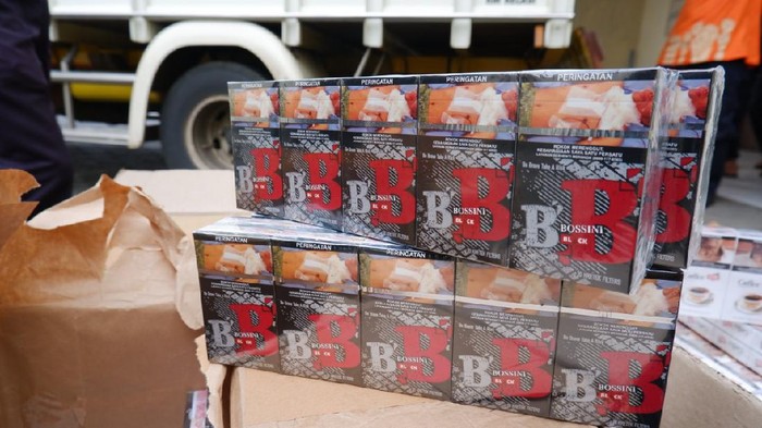 Penampakan rokok ilegal yang disita dari truk di Kudus, Jumat (11/12/2020). Truk itu memuat 1,28 juta rokok senilai Rp 1,31 miliar.